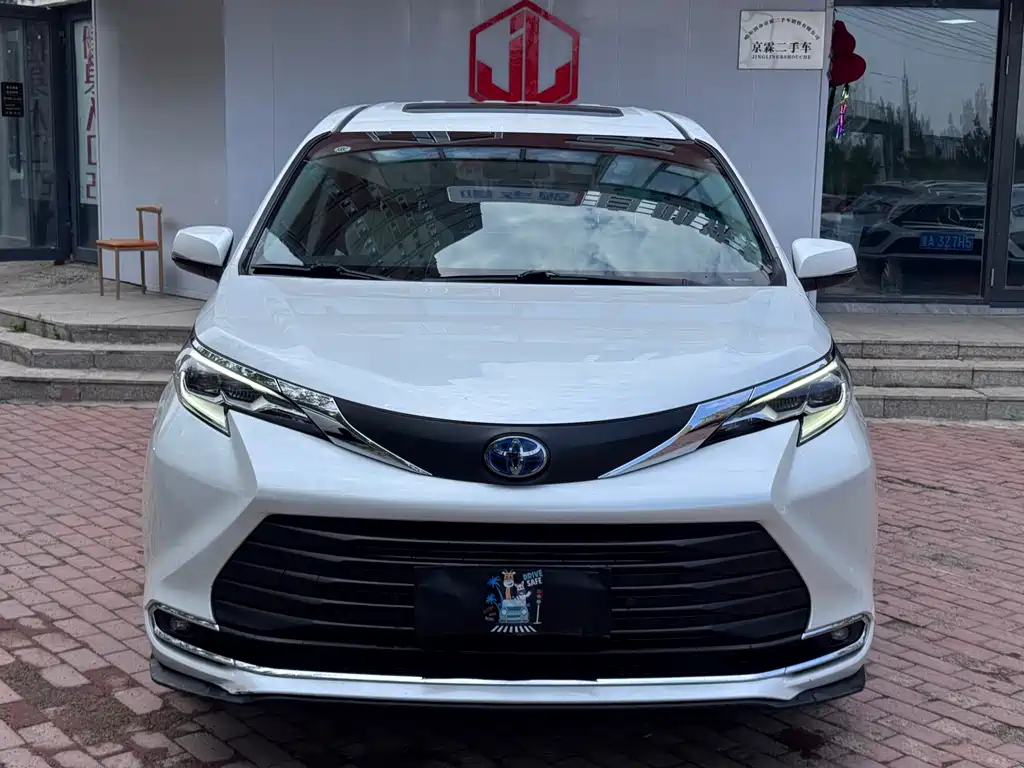 Toyota Sienna 2023