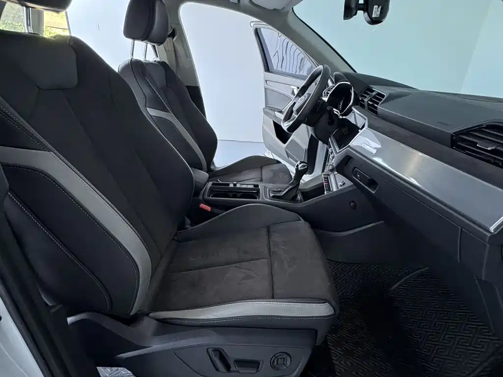 Audi Q3 2023 — фото 10