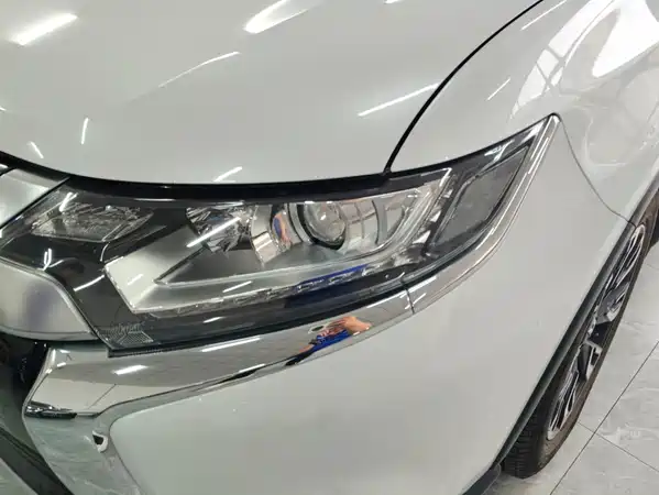 Mitsubishi Outlander 2020