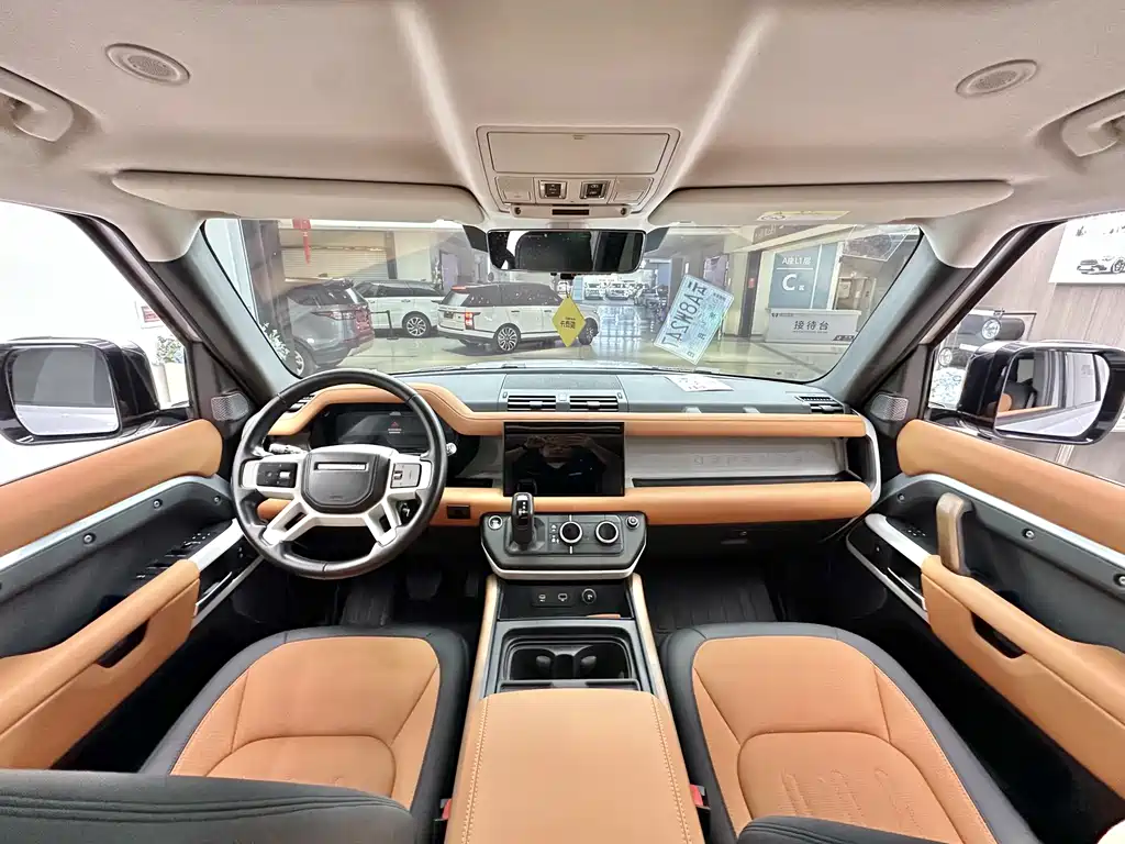 Land Rover Defender 2021 — фото 10