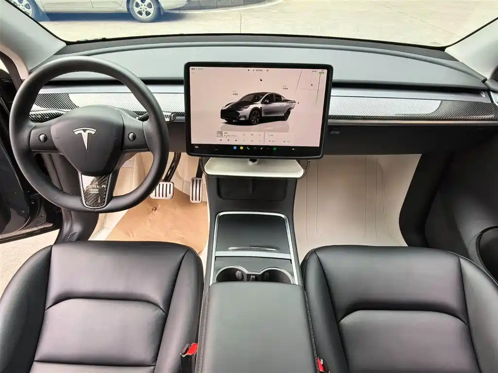 Tesla Model Y 2024 — фото 9