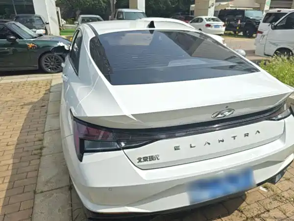 Hyundai Elantra 2021