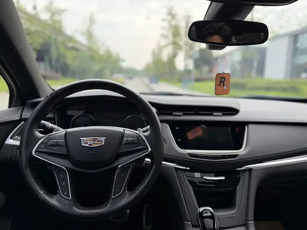 Cadillac XT5 2023 — фото 13