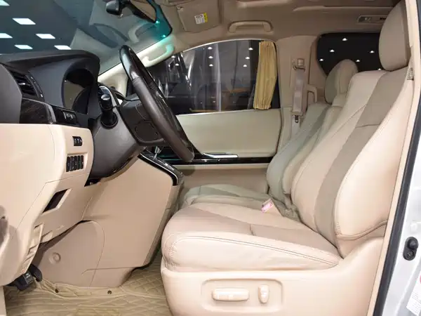 Toyota Alphard 2013