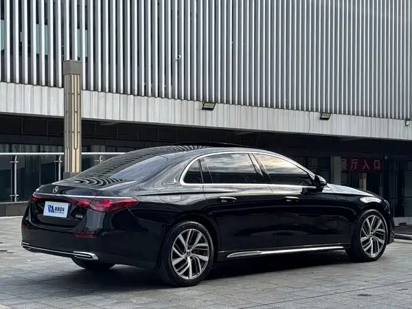 Mercedes-Benz E-Class 2024