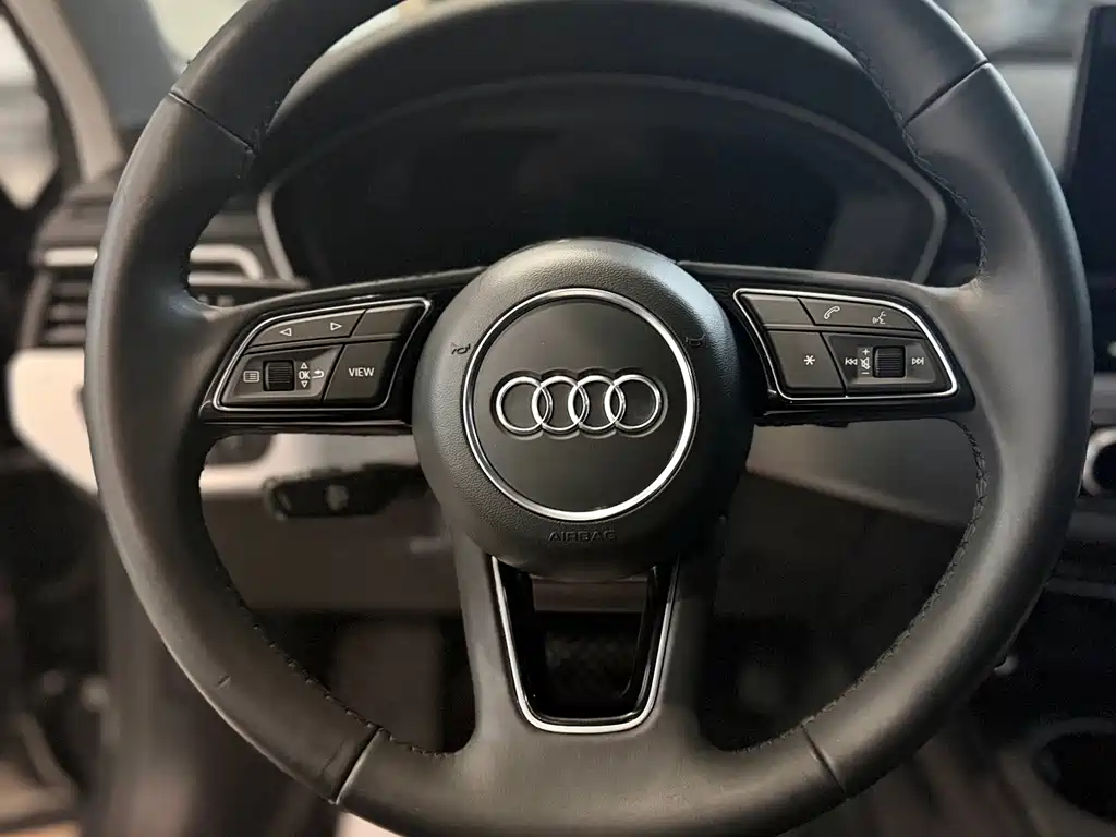 Audi A4L 2022 — фото 13