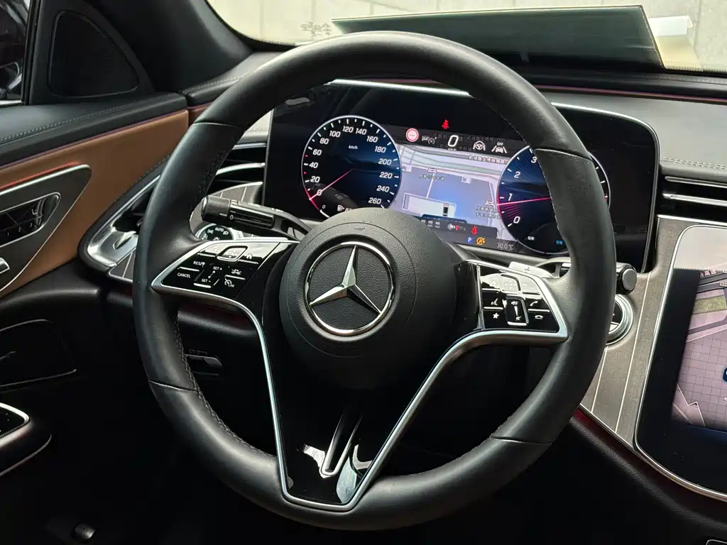 Mercedes-Benz E-Class 2024 — фото 14
