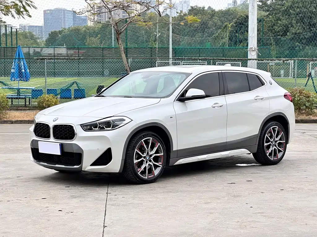 BMW X2 2022 — фото 1