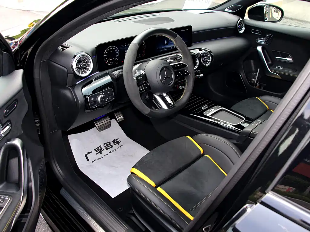 Mercedes-Benz A-Class AMG 2024 — фото 11