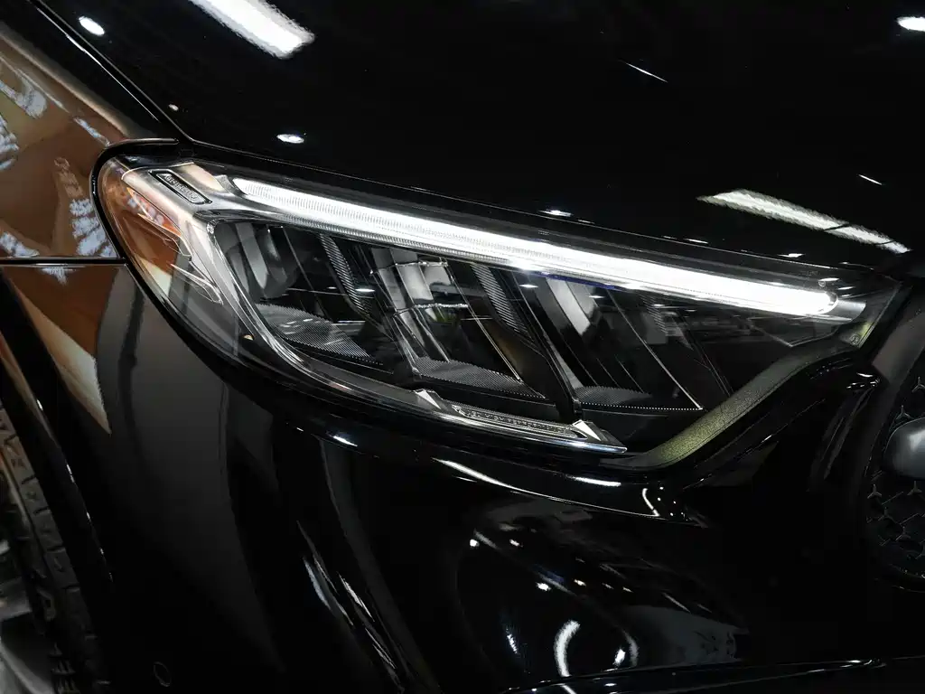 Mercedes-Benz GLC 2025