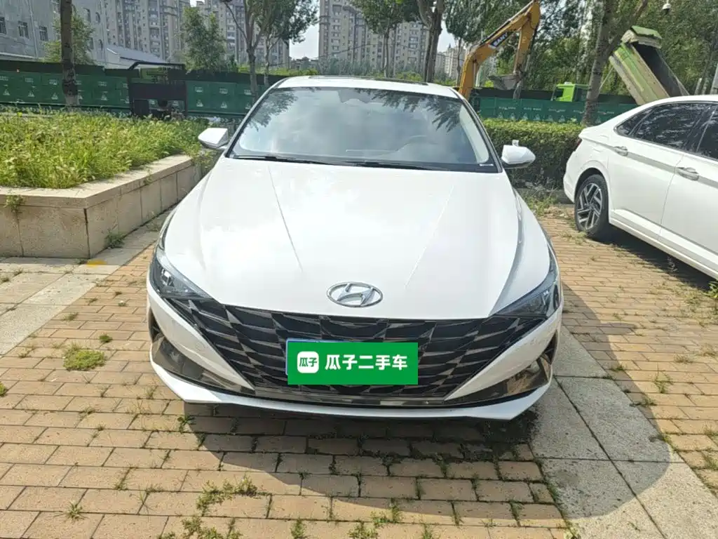 Hyundai Elantra 2021 — фото 3