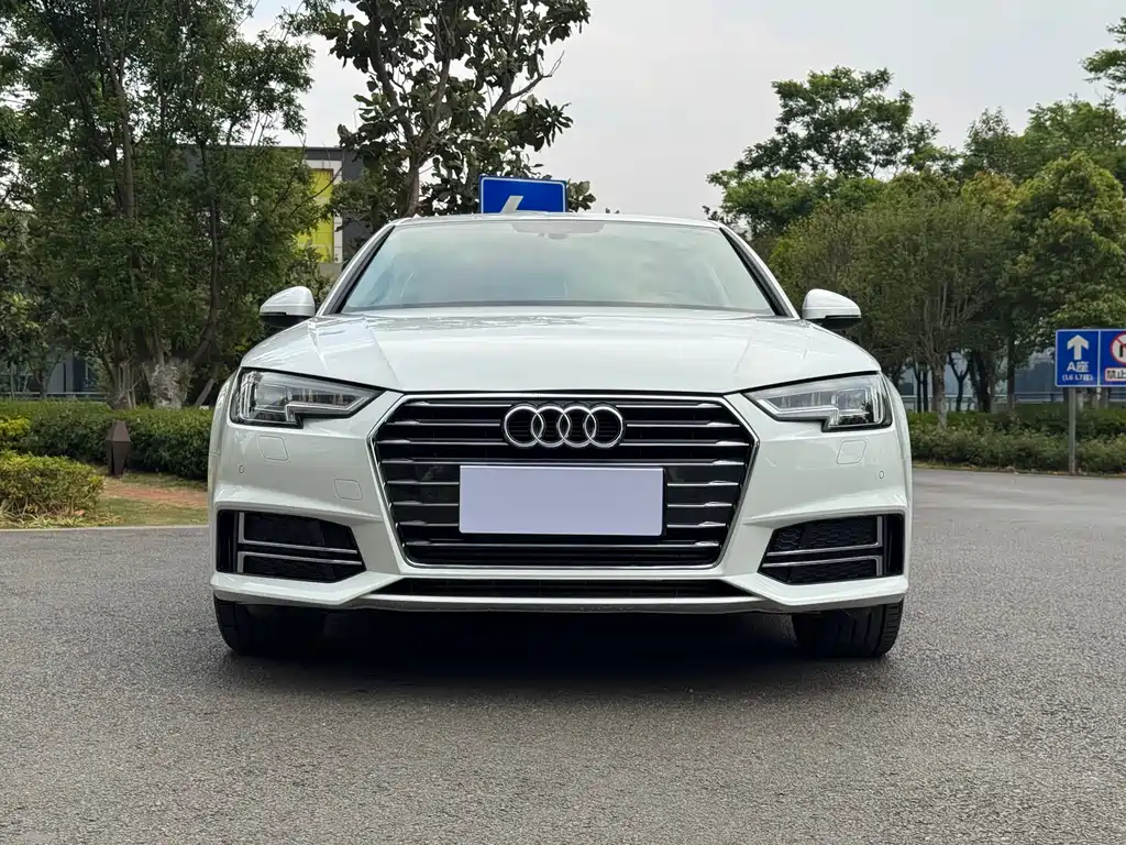 Audi A4L 2019 — фото 2