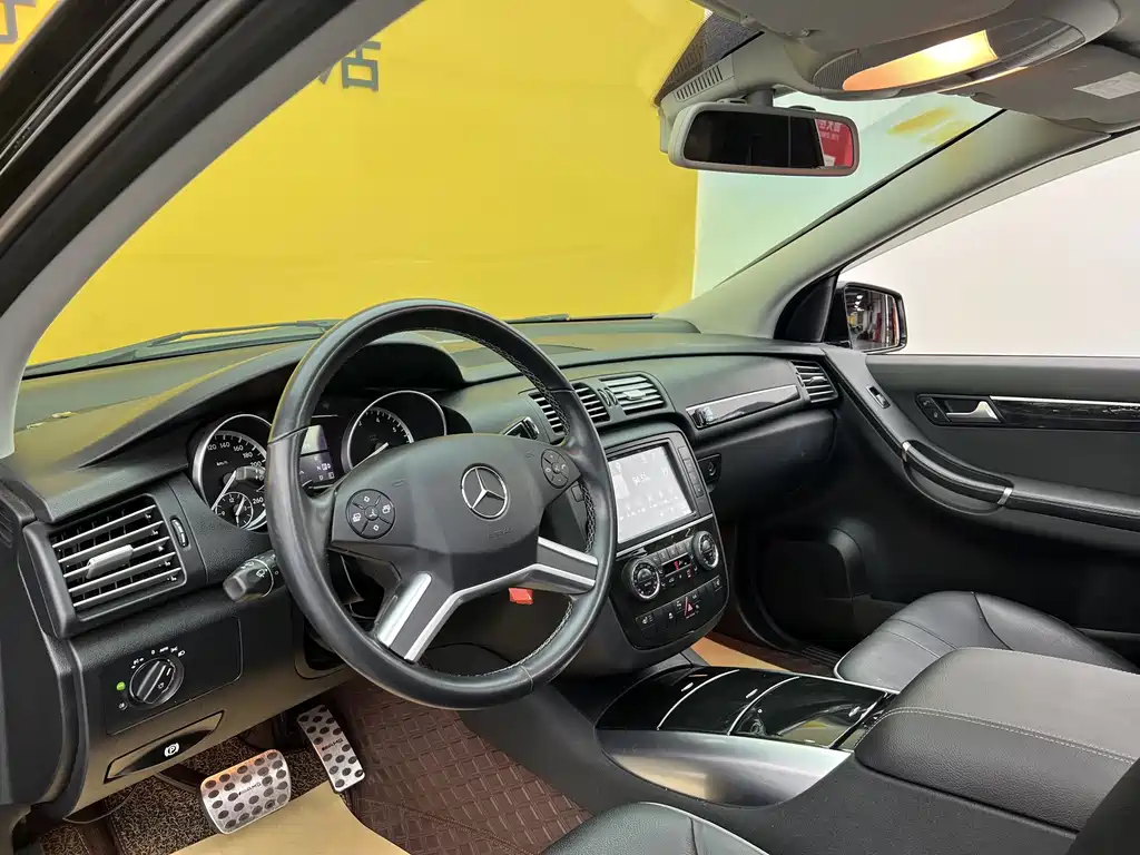 Mercedes-Benz R-Class 2017 — фото 4