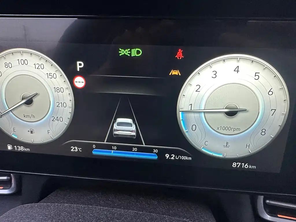 Hyundai Elantra 2023 — фото 21