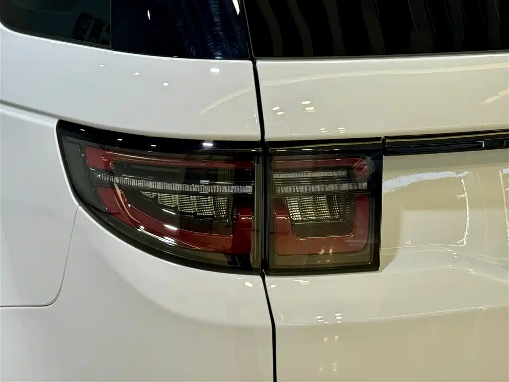 Land Rover Discovery Sport 2025 — фото 9
