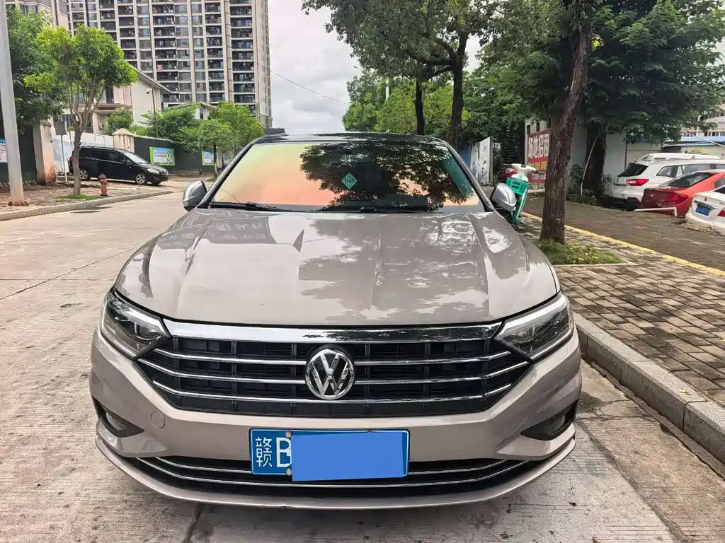 Volkswagen Sagitar 2019