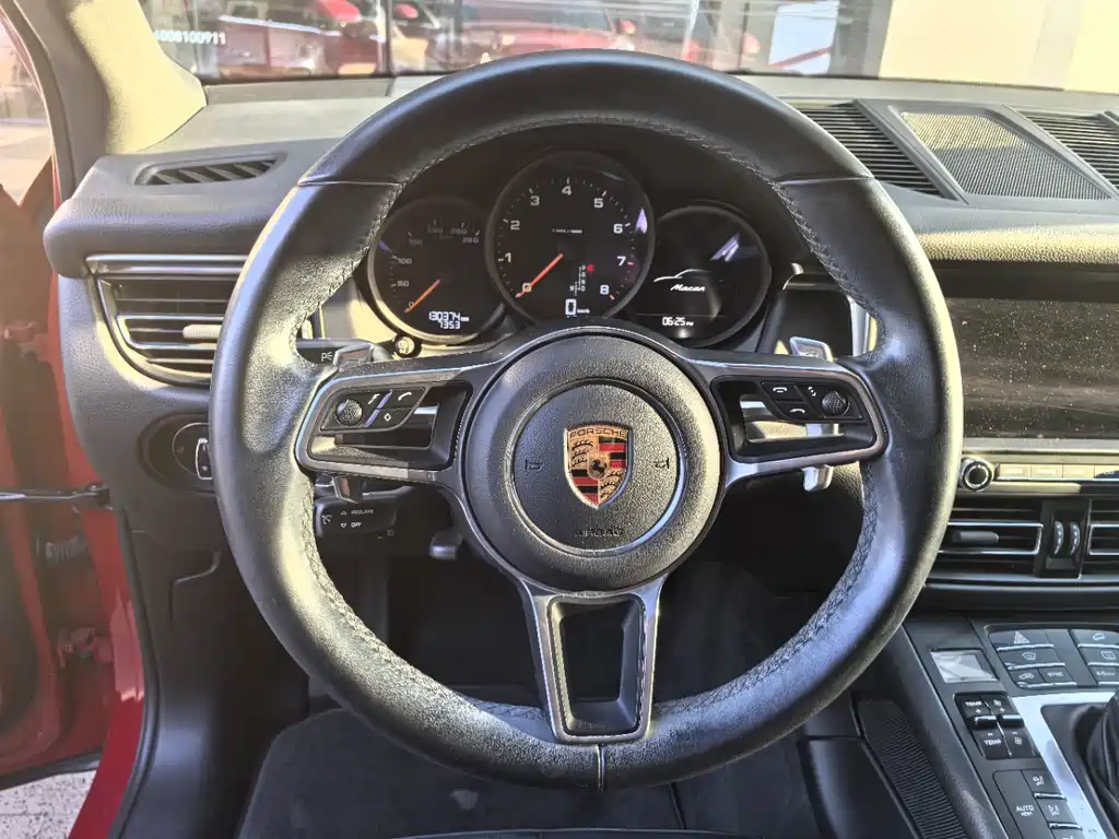 Porsche Macan 2019 — фото 10