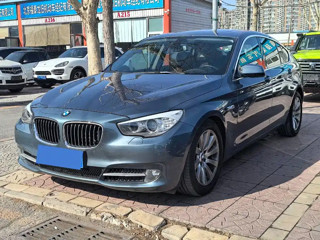 BMW 5 Series GT 2011 — фото 1