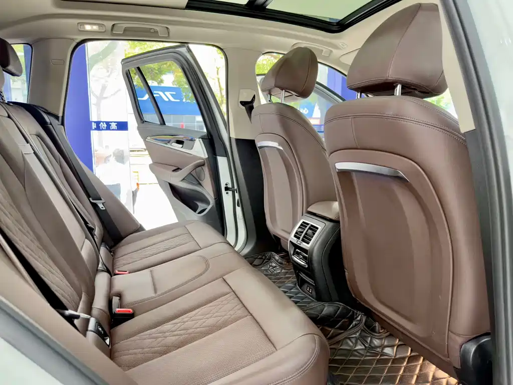BMW iX3 2023 — фото 14