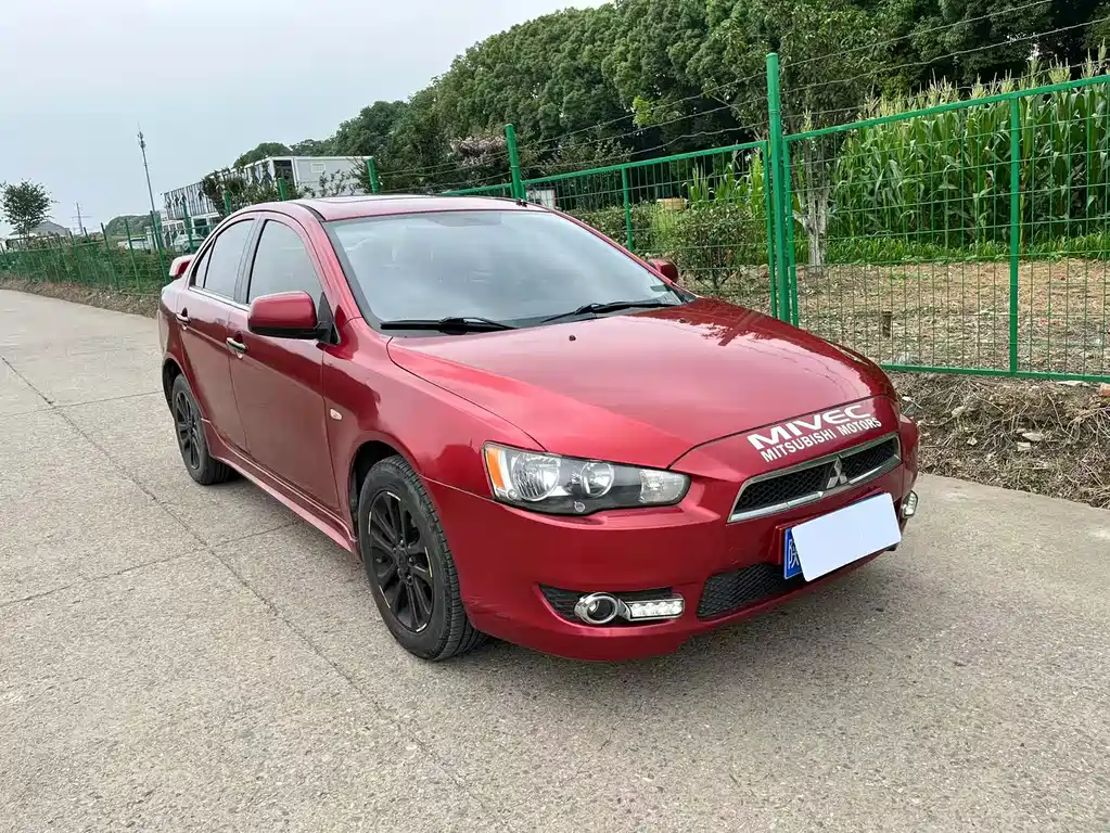 Mitsubishi Lancer EX 2013
