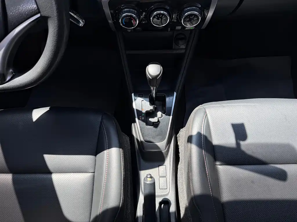 Toyota Yaris L 2020 — фото 12