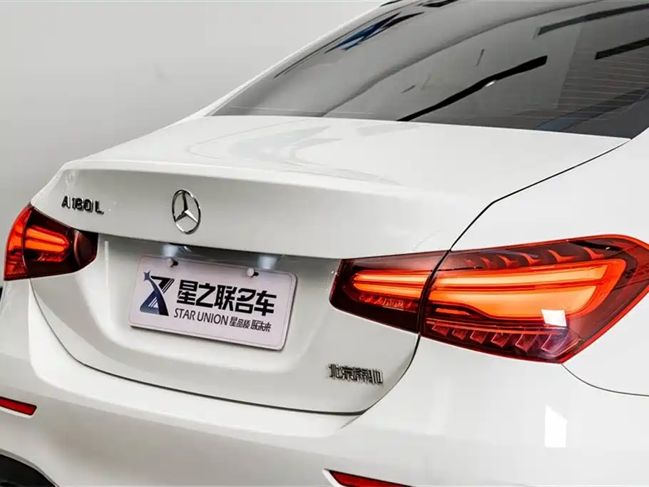 Mercedes-Benz A-Class 2024 — фото 9