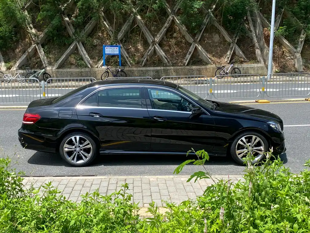 Mercedes-Benz E-Class 2014 — фото 18