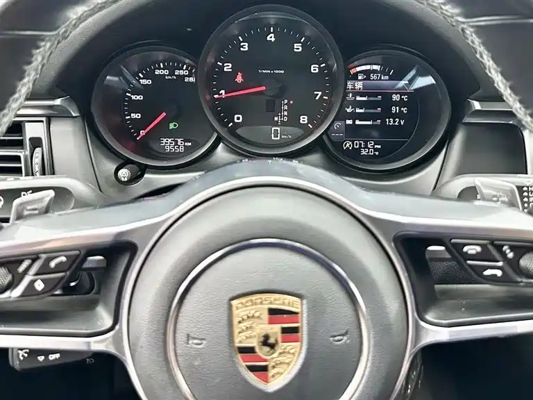 Porsche Macan 2021 — фото 9