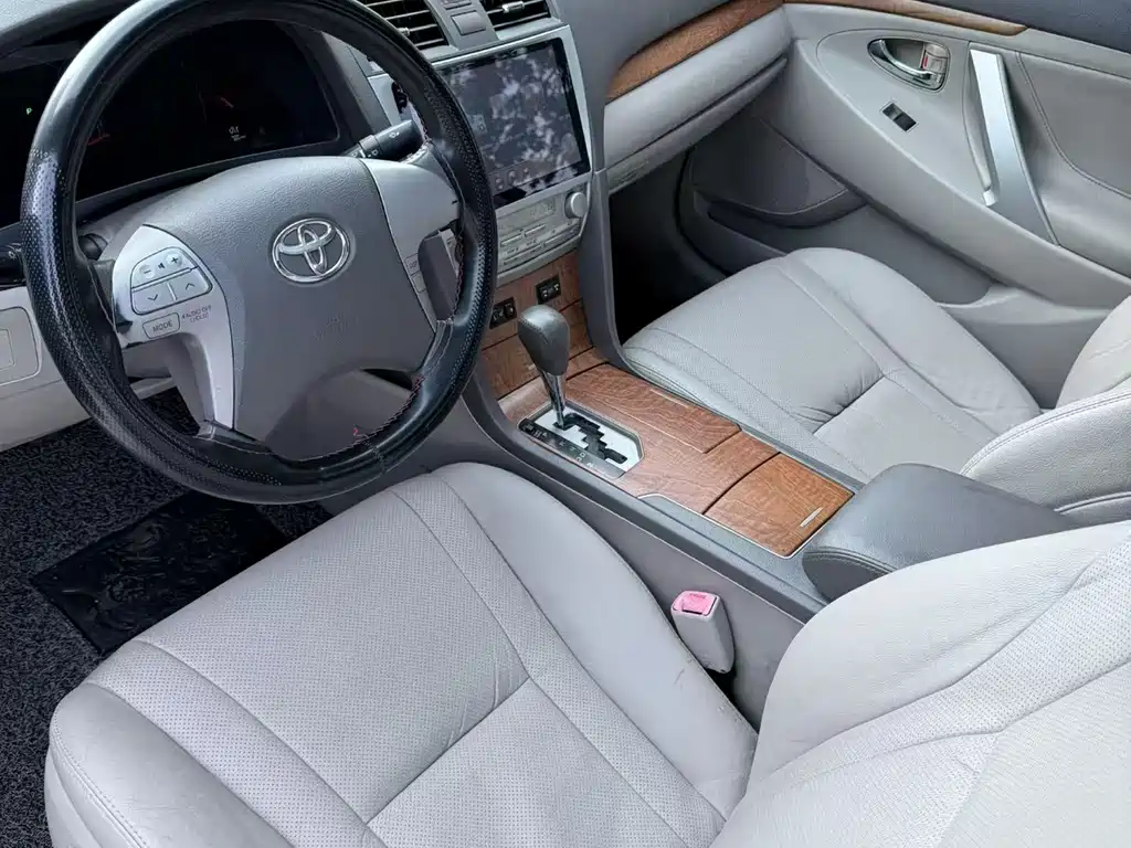 Toyota Camry 2012 — фото 4