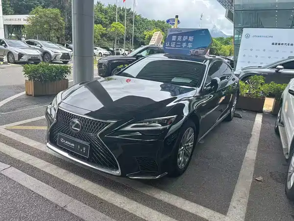Lexus LS 2023
