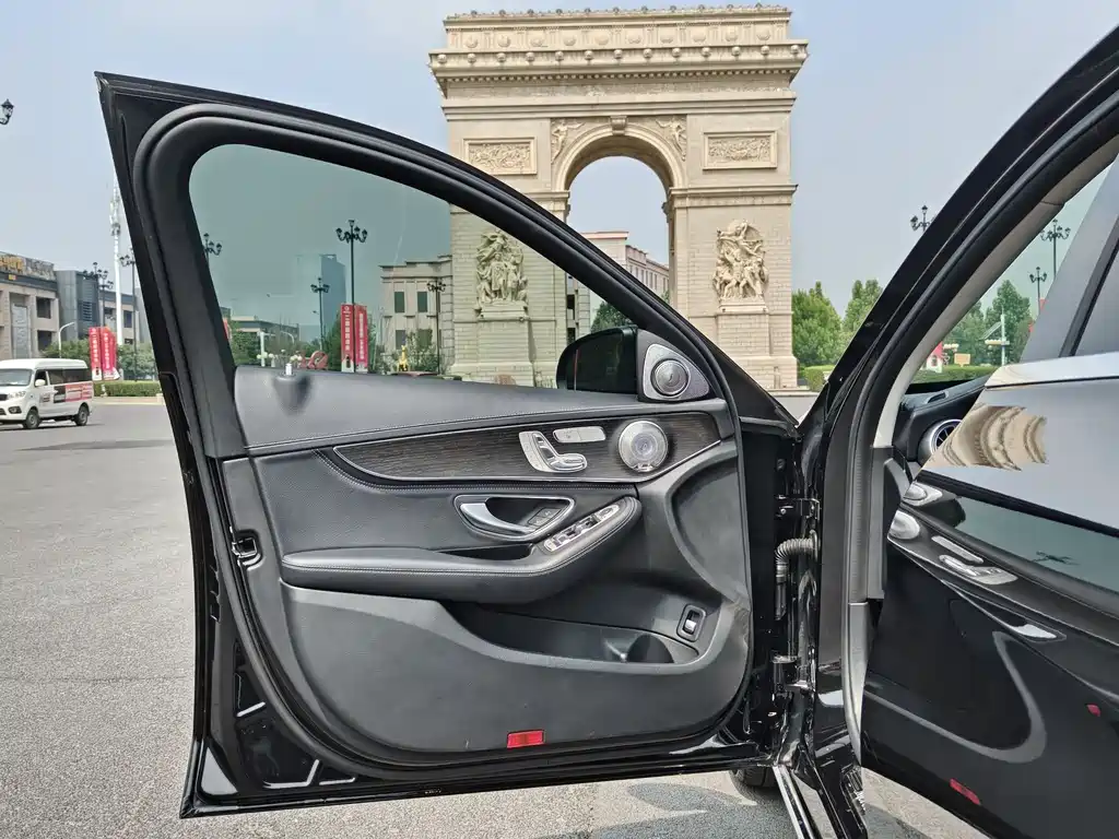 Mercedes-Benz C-Class 2019 — фото 15