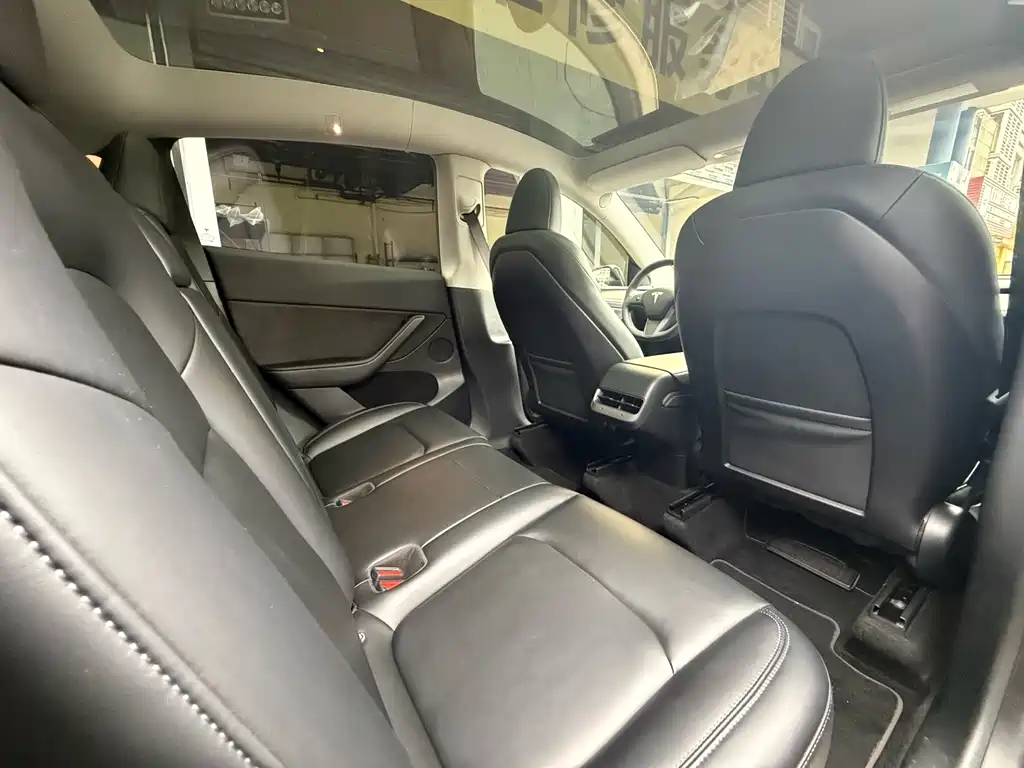 Tesla Model Y 2022 — фото 10