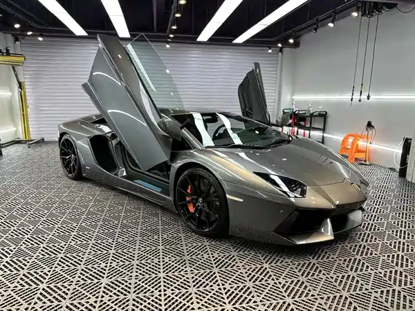 Lamborghini Aventador 2012