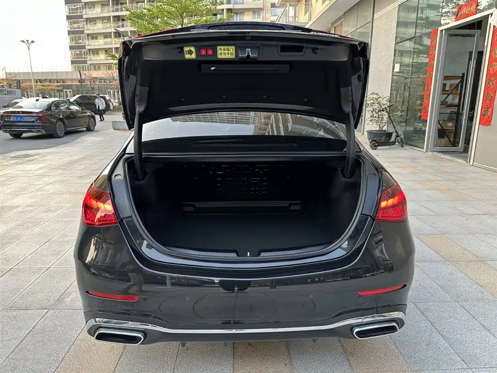 Mercedes-Benz C-Class 2023 — фото 24