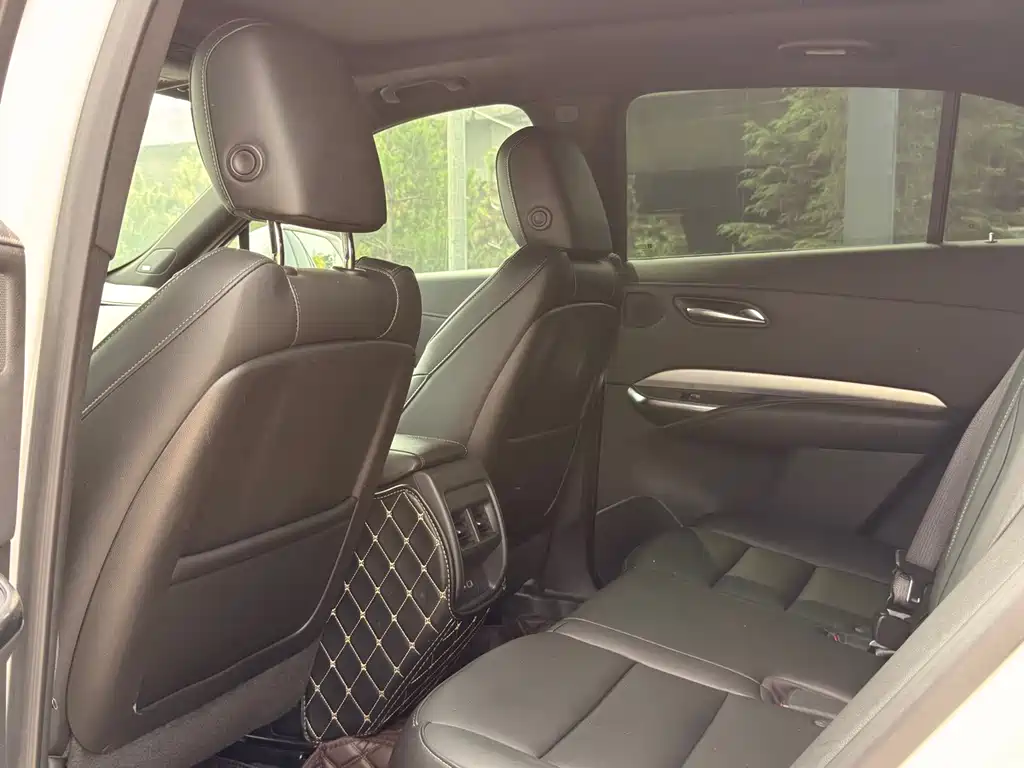 Cadillac XT4 2021 — фото 10