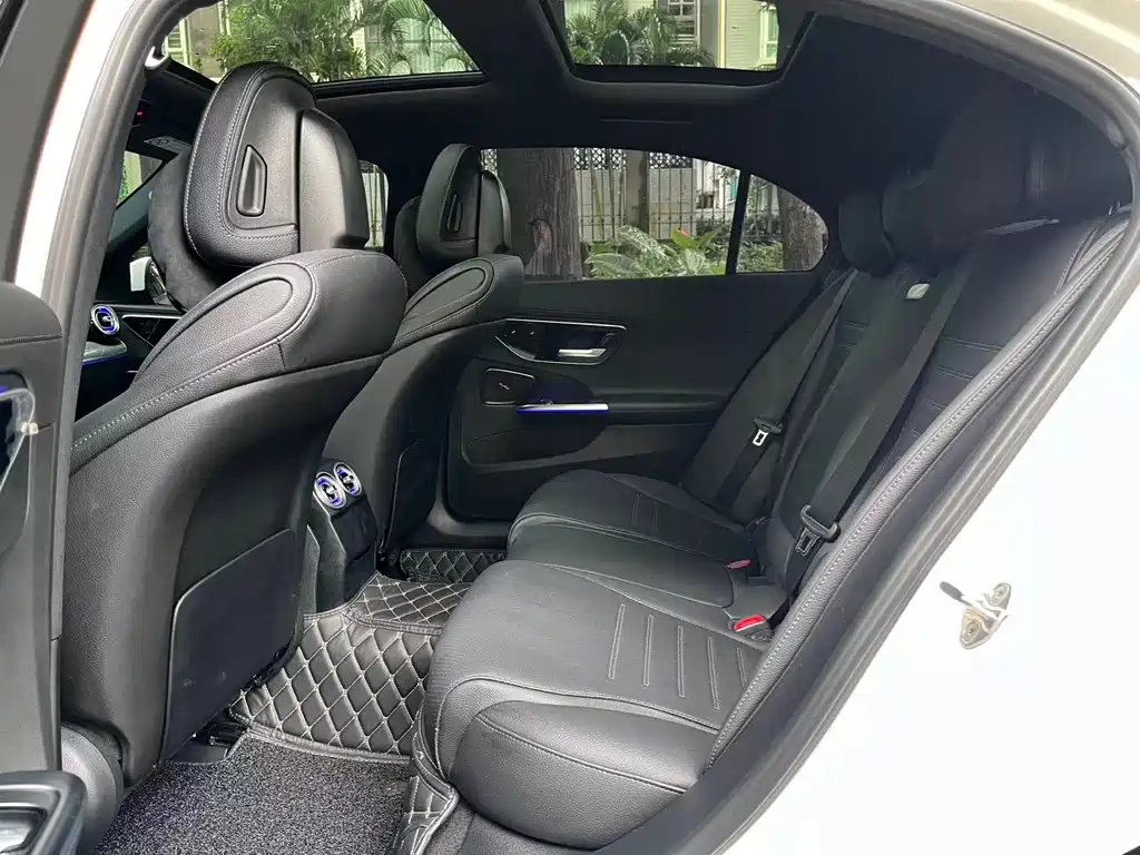 Mercedes-Benz C-Class 2023 — фото 14