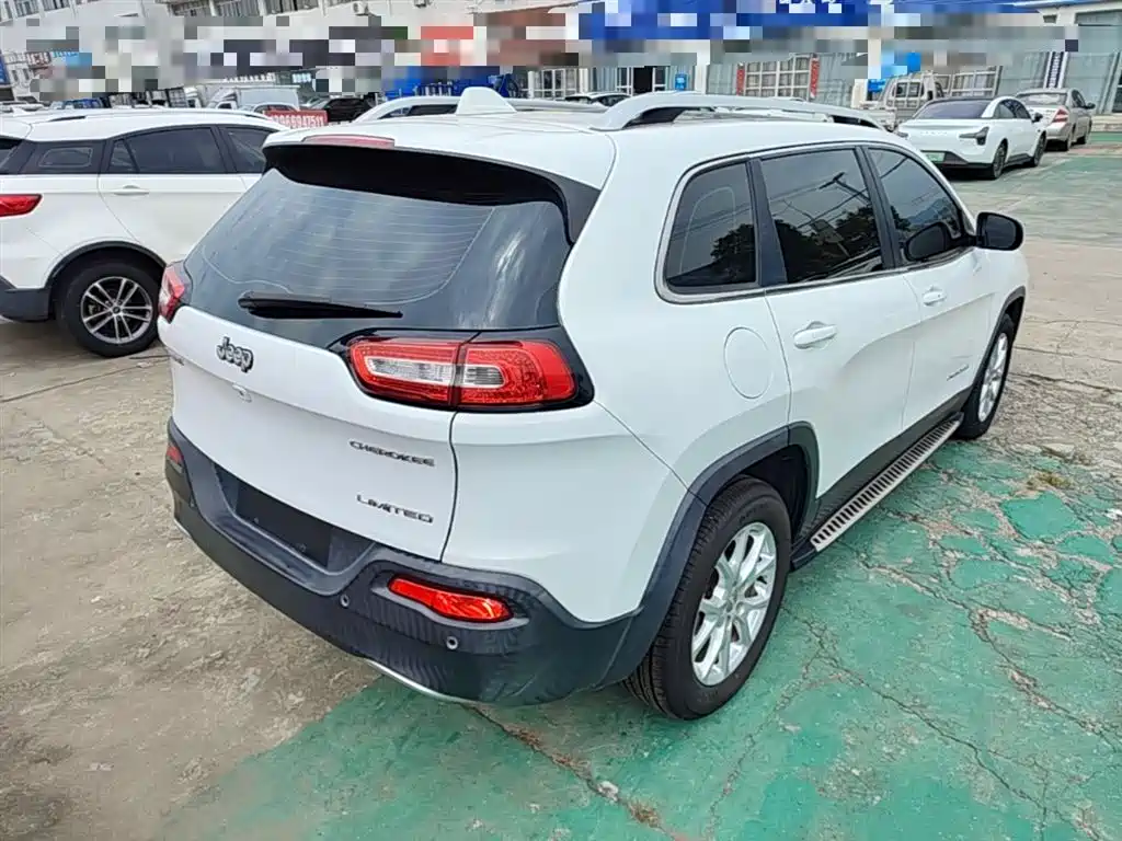 Jeep Cherokee 2018 — фото 7