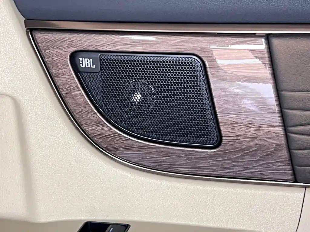 Toyota Vellfire 2024 — фото 26