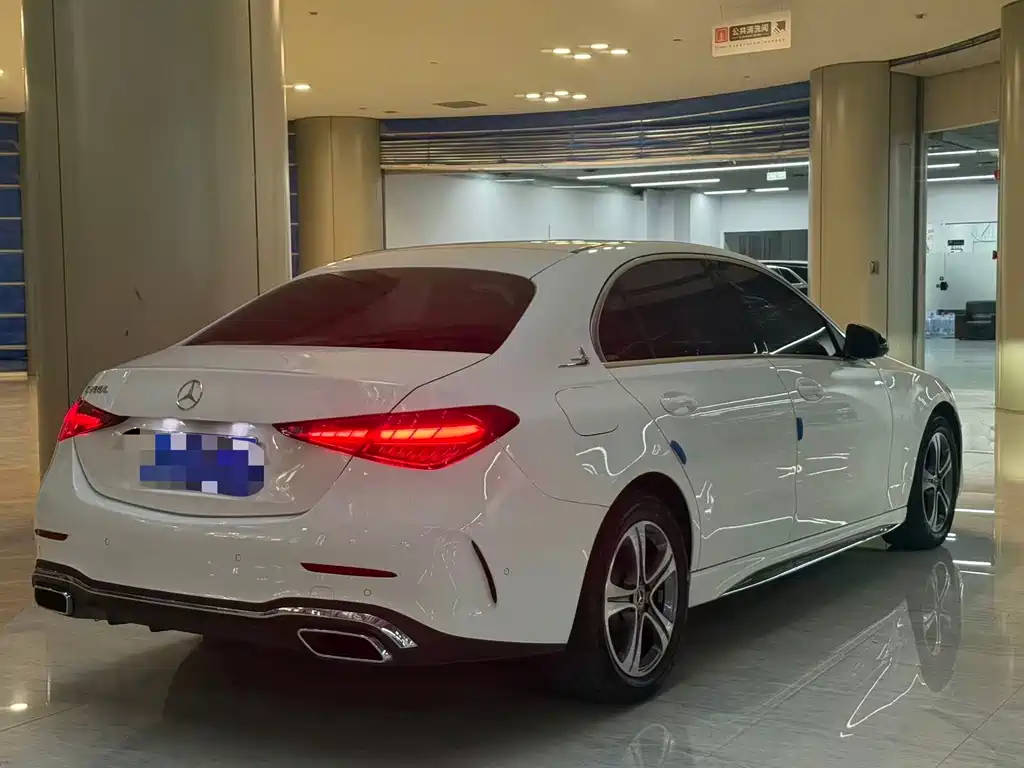 Mercedes-Benz C-Class 2023 — фото 16