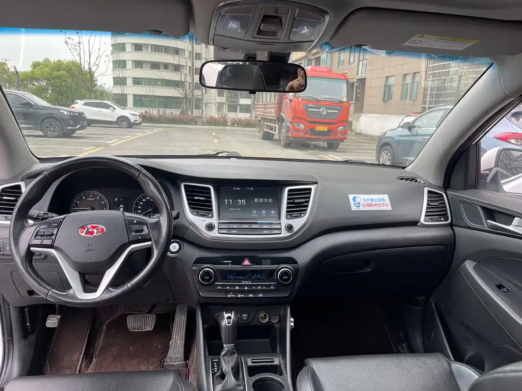 Hyundai Tucson 2018 — фото 10