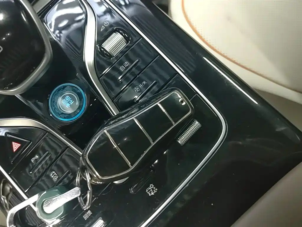 BYD Qin PLUS 2023 — фото 9
