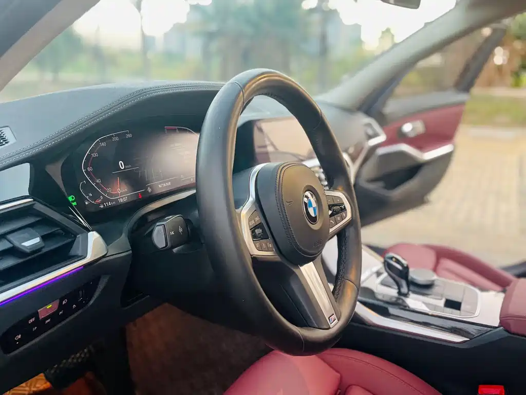 BMW 3 Series 2023 — фото 11