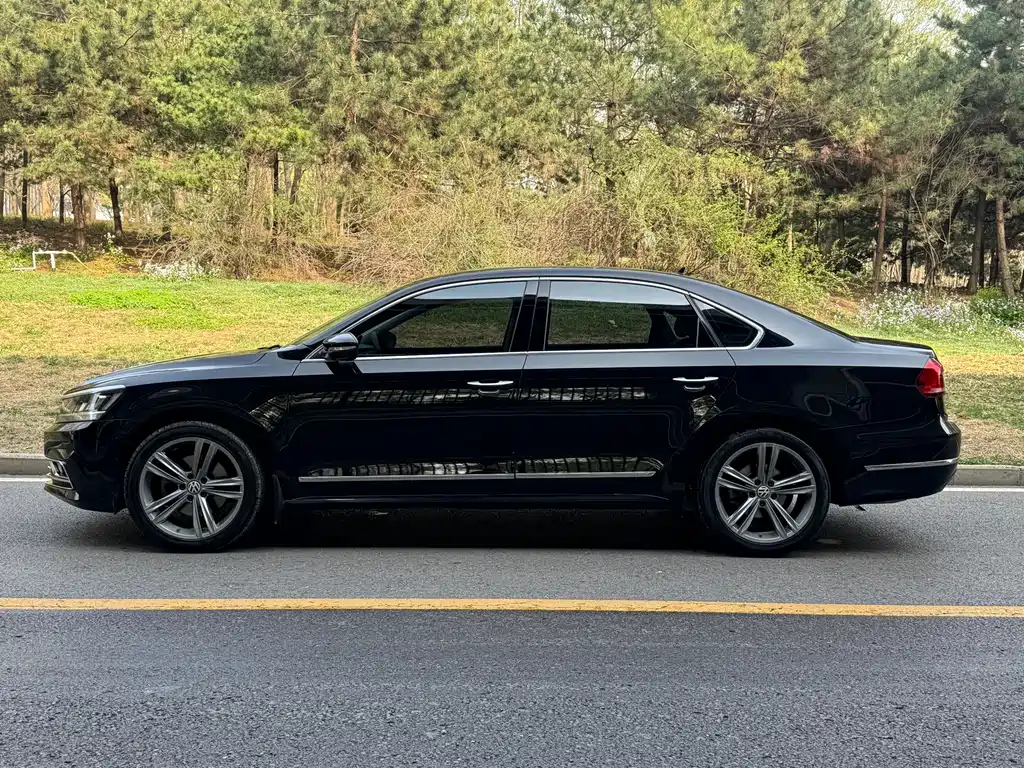 Volkswagen Passat 2018 — фото 2
