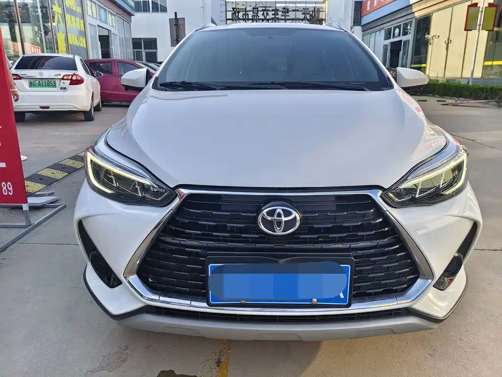 Toyota Yaris L 2022