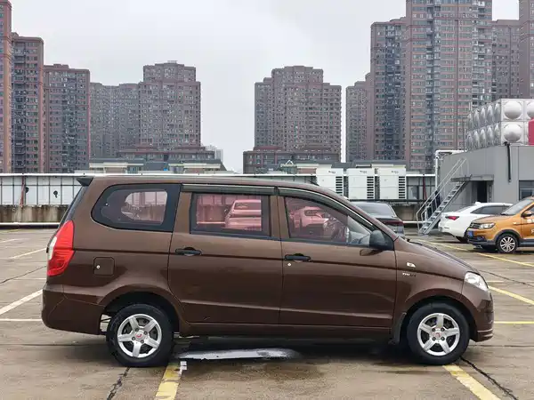 Wuling Hongguang 2017