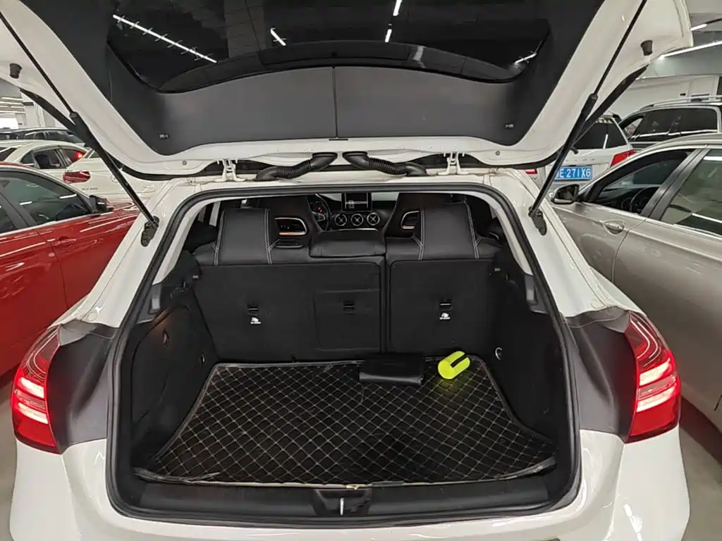 Mercedes-Benz GLA 2018 — фото 19