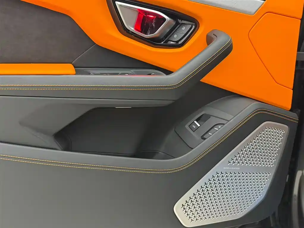 Lamborghini Urus 2022 — фото 15