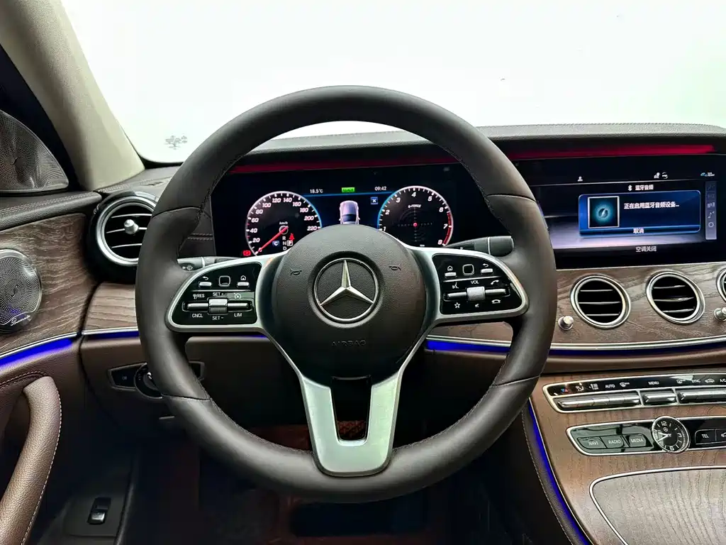 Mercedes-Benz E-Class 2020 — фото 9