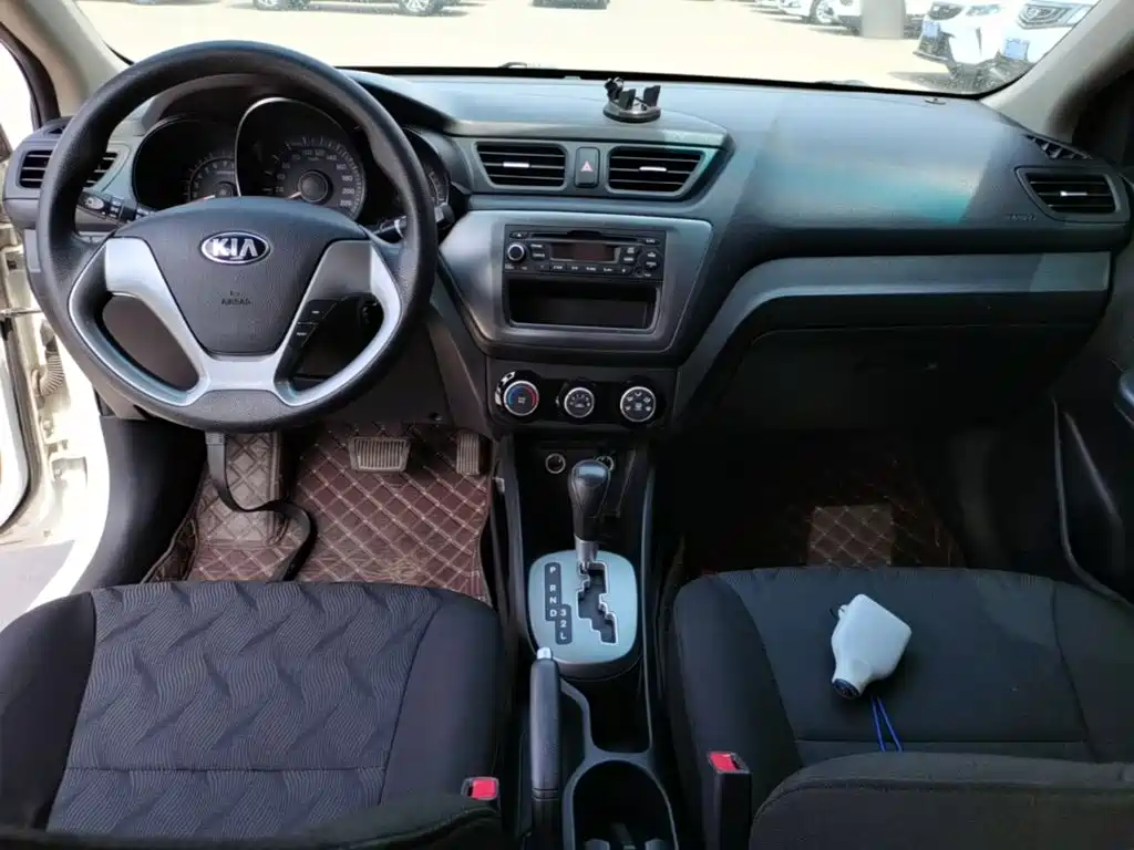 Kia K2 2015 — фото 10