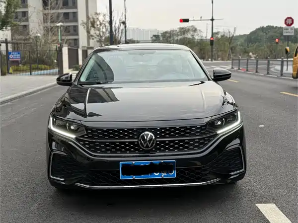 Volkswagen Passat 2024